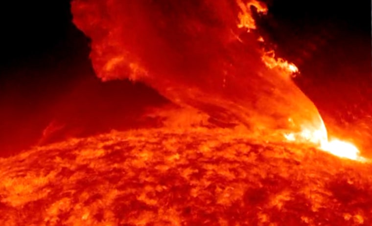 Image: Sun whips a massive flare